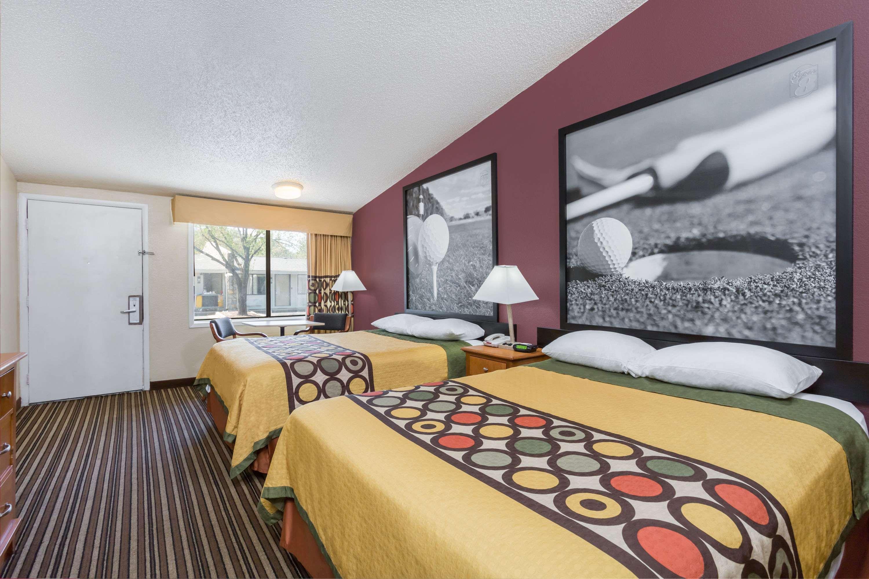 Super 8 By Wyndham Aberdeen Southern Pines Exterior photo